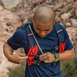 Nathan Vapor Swift Blue Nights/High Risk Red (4L) -Outdoor Camping Store 4720N 0585 6 600x600 cd792583 8131 4426 8f50 30895b6e89df