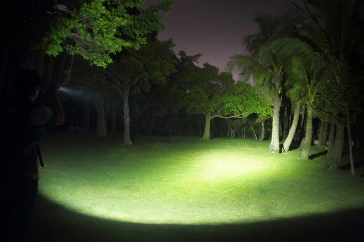 Fenix E25 LED Flashlight (UE Version) 2 Fenix E25 LED Flashlight (UE Version) - Image 2